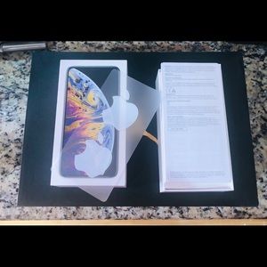 iPhone X Max box! Earphones and charger included!